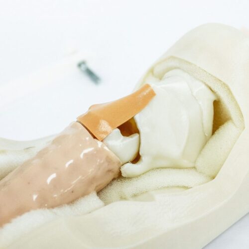 cricotiroidotomia-01.jpeg Simulador Cricotiroidotomía Avanzado